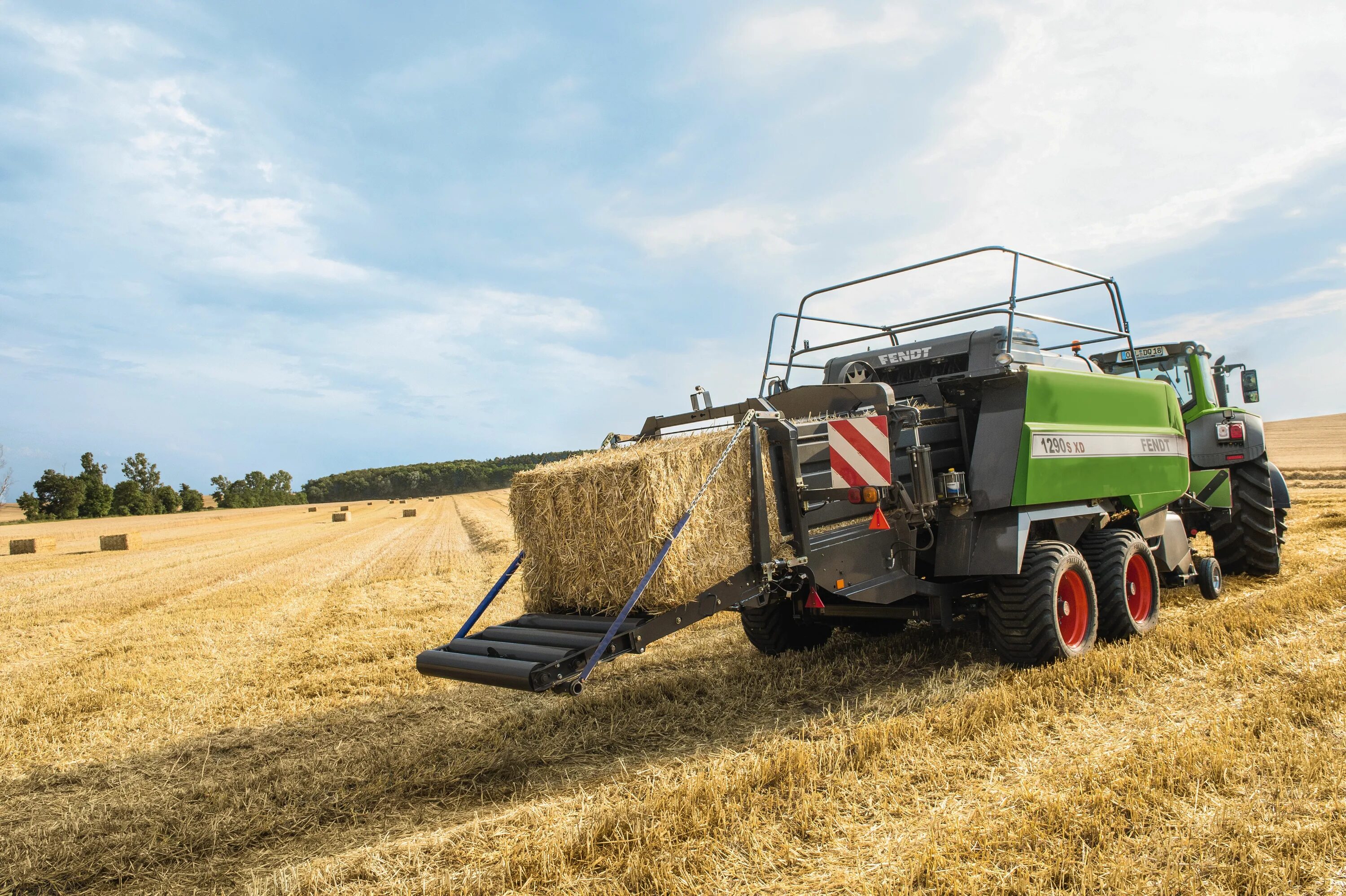 Пресс подборщик Fendt. Пресс подборщики тюковые. Fendt Rotana пресс подборщик fs19. Пресс подборщики тюковые 145х210. Подборщик тюковый цена