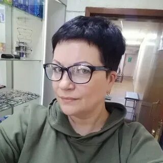 Ли 48 лет