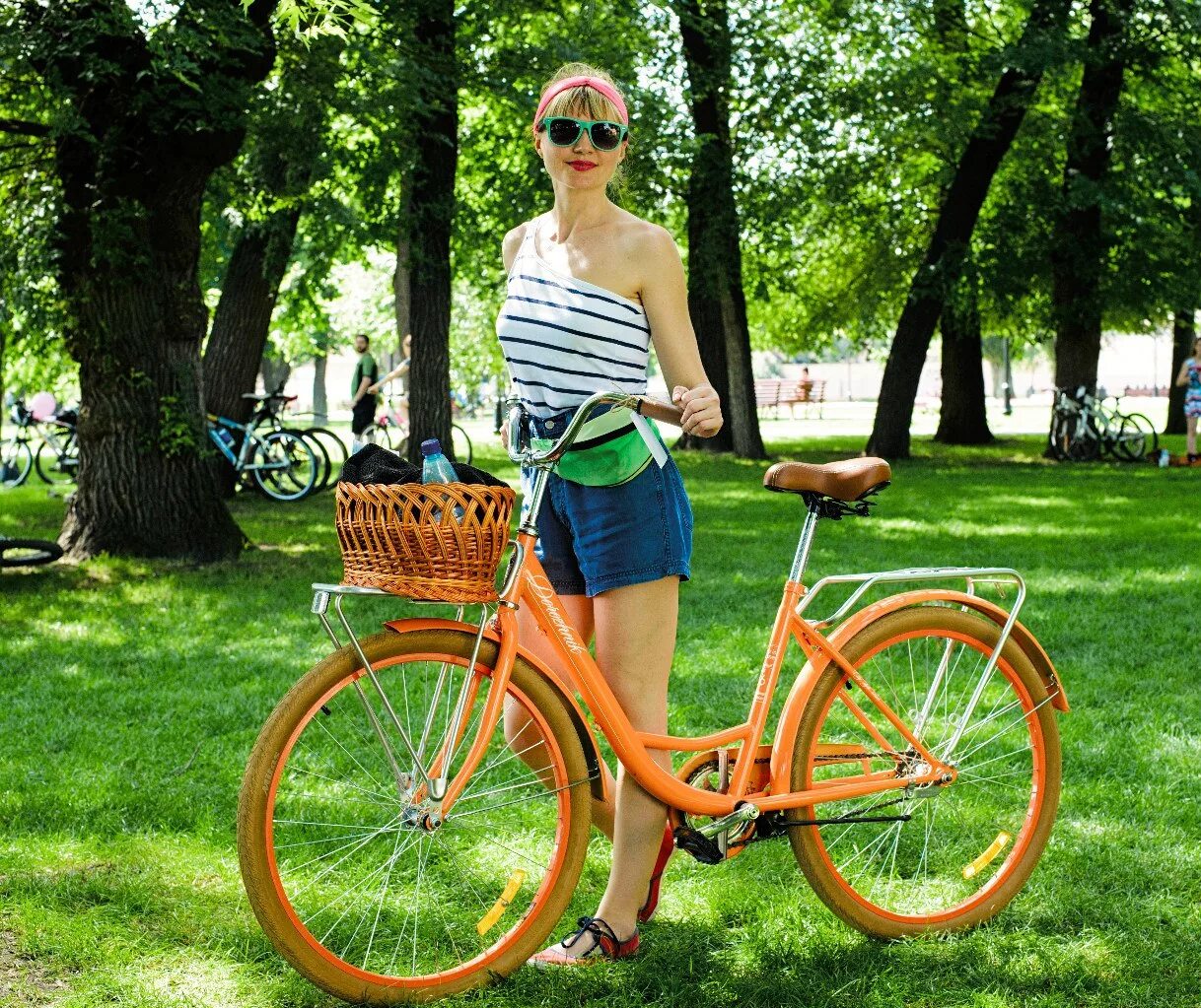 Какой лучше брать велосипед. Красивые велосипеды. Велосипед женский. Прогулочный велосипед для женщин.