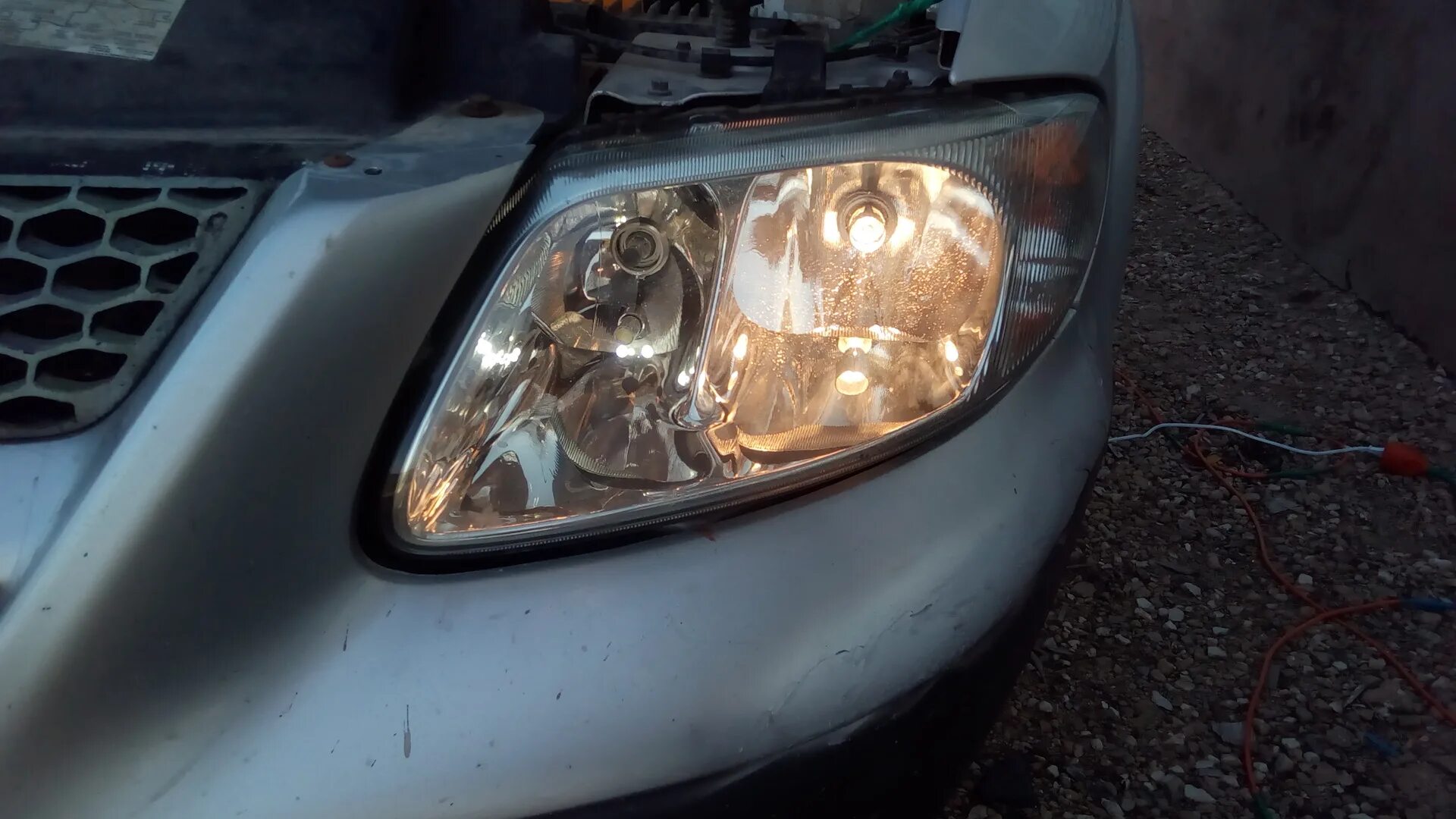 Фары додж караван 4. Додж караван 2001 лампа ближнего света. фары dodge caravan 4. додж караван 4 2001 года ближний свет фар. додж караван 4 евро фары ближнего света.