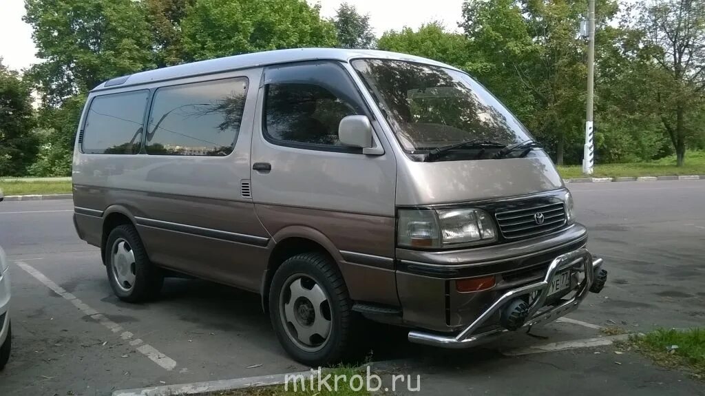 Полный привод тойота хайс. Микроавтобус тойота модельный ряд 1992. Тойота 4 на 4 микроавтобус. Тойота хайс полный привод. Toyota hiace h100 минивэн.