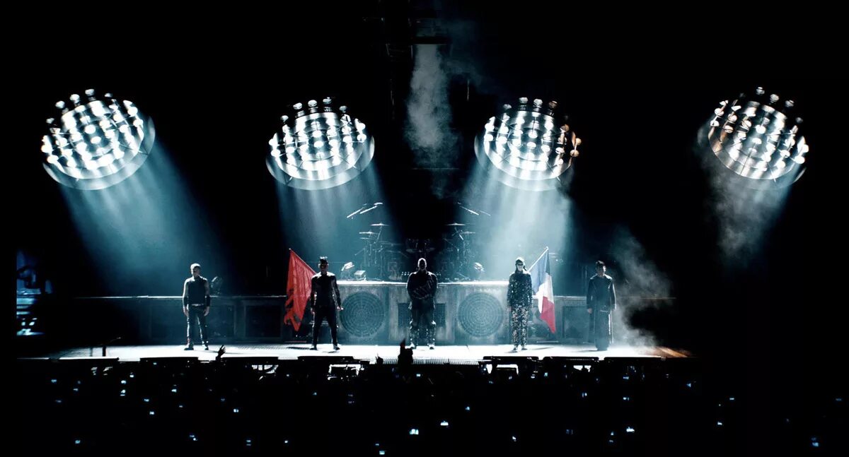 Концерт рамштайна 2016. Rammstein концерт. Рамштайн париж 2017. Концерт рамштайна 2017. Концерт рамштайна 2017.