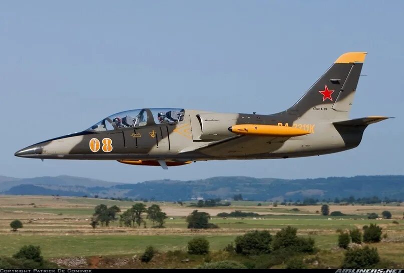 Aero l-39 albatros самолёты. Л 39 ng. Истребитель л-39 альбатрос. Самолeт l-39 альбатрос. Учебно-боевой самолет л-39 альбатрос.