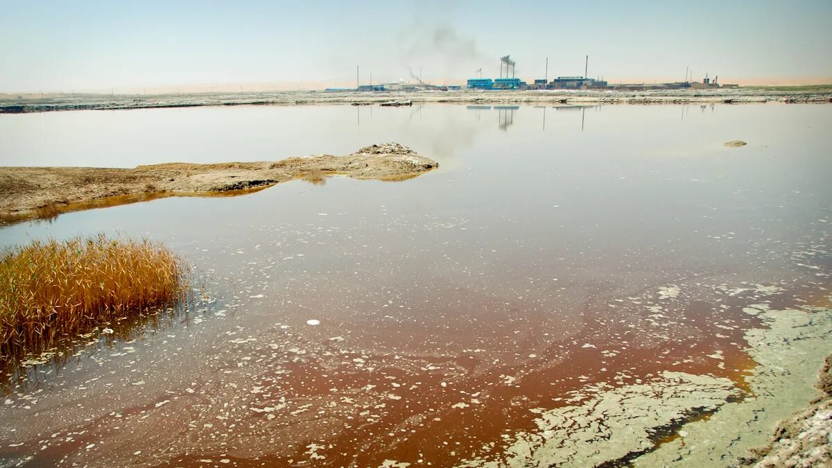 Загрязнение воды металлами. Загрязнение воды. Загрязнение воды тяжелыми металлами. Загрязнение почвы тяжелыми металлами. Загрязнение мирового океана тяжелыми металлами.