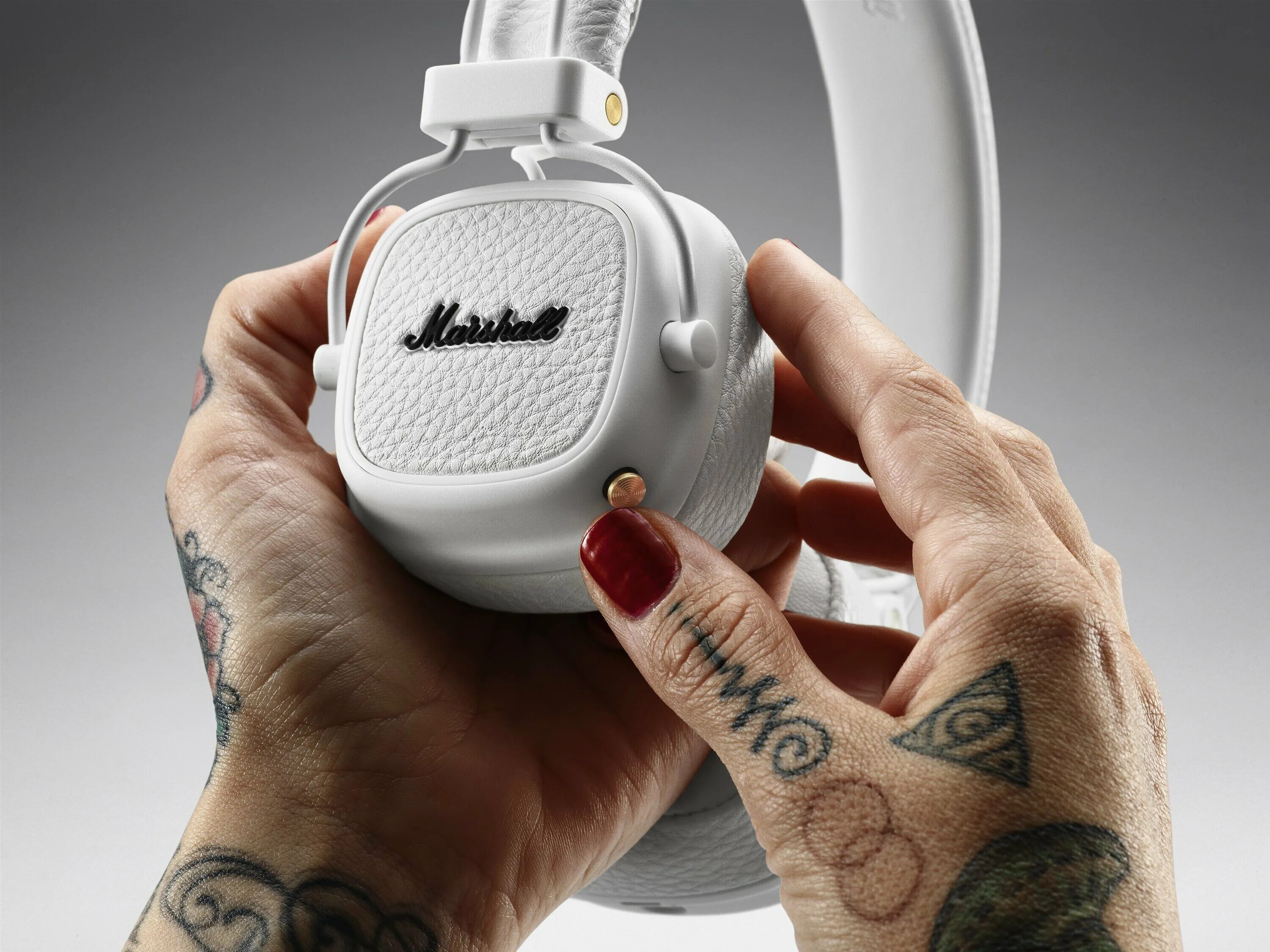 Marshall major проверить оригинальность. Наушники Marshall Major III Bluetooth. Marshall Major III Bluetooth White. Белые наушники Marshall Major 3. Беспроводные наушники Маршал мажор 3 белые.