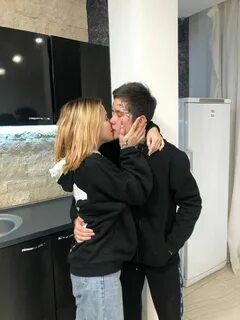Ее с другим встретив