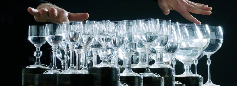 звучащие бокалы. игра на бокалах с водой. опыты со стеклом. Sound glass. играющие бокалы.