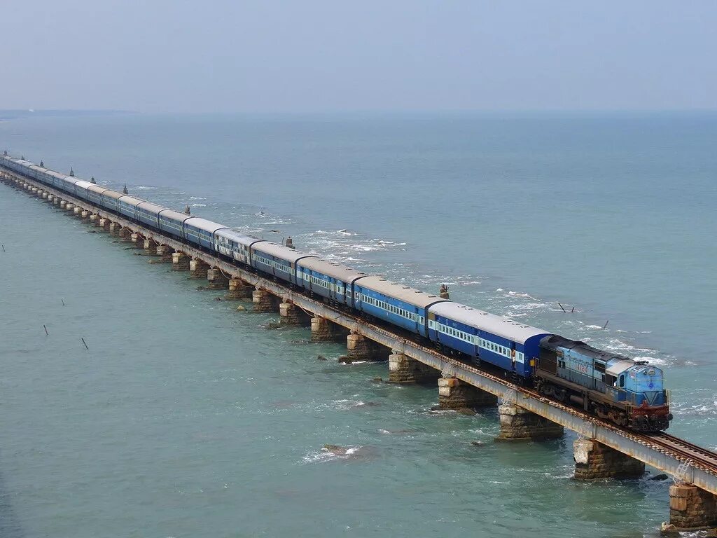 Лазаревское сочи железная дорога. Ласточка адлер туапсе. Жд станция белое море. Море жд. Станция мацеста сочи.