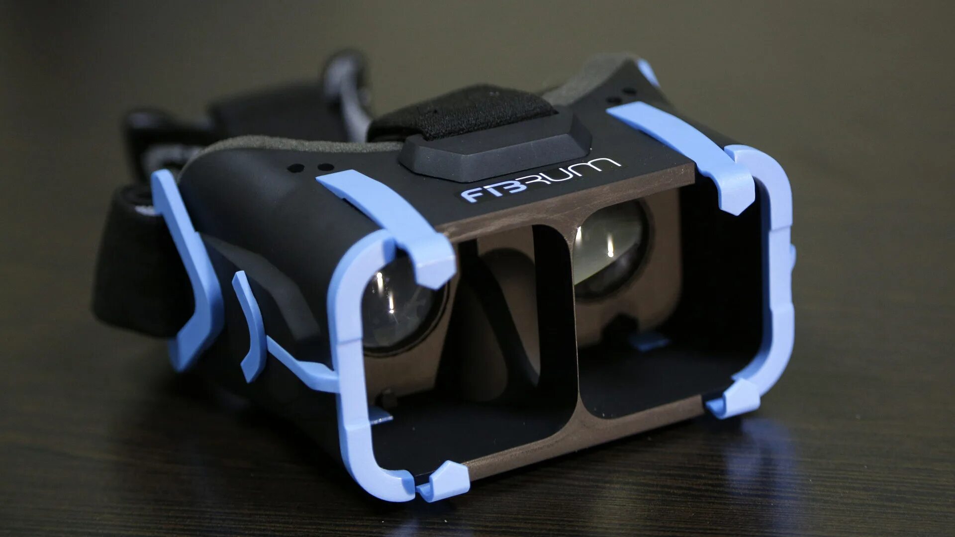 Лучшие виртуальные очки купить. Fibrum Pro очки виртуальной. Fibrum шлем. VR-шлем от Fibrum. ВР очки 10000.