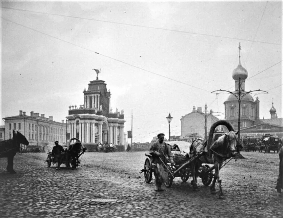 Московские красные ворота. Красные ворота 1742. москва 19 век красные ворота. красные ворота 1753. церковь трех святителей у красных ворот москва.