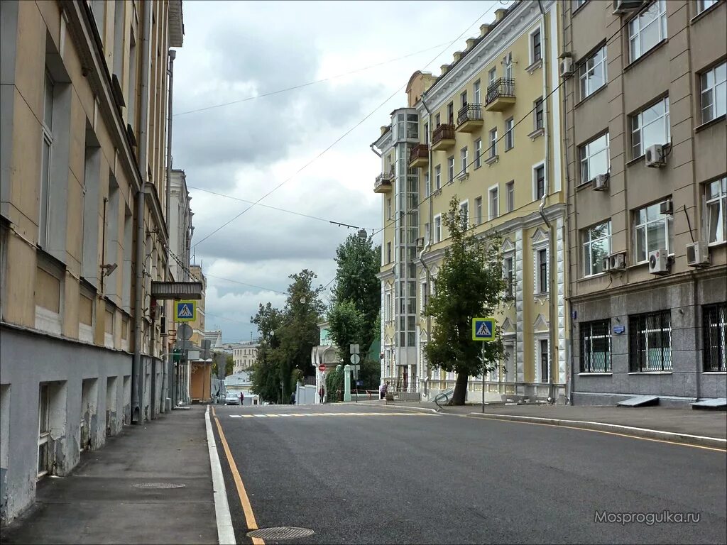 покровский бульвар трехсвятительский переулок. большой трёхсвятительский переулок москва. большой трехсвятительский переулок москва. трехсвятительский переулок 14. б.