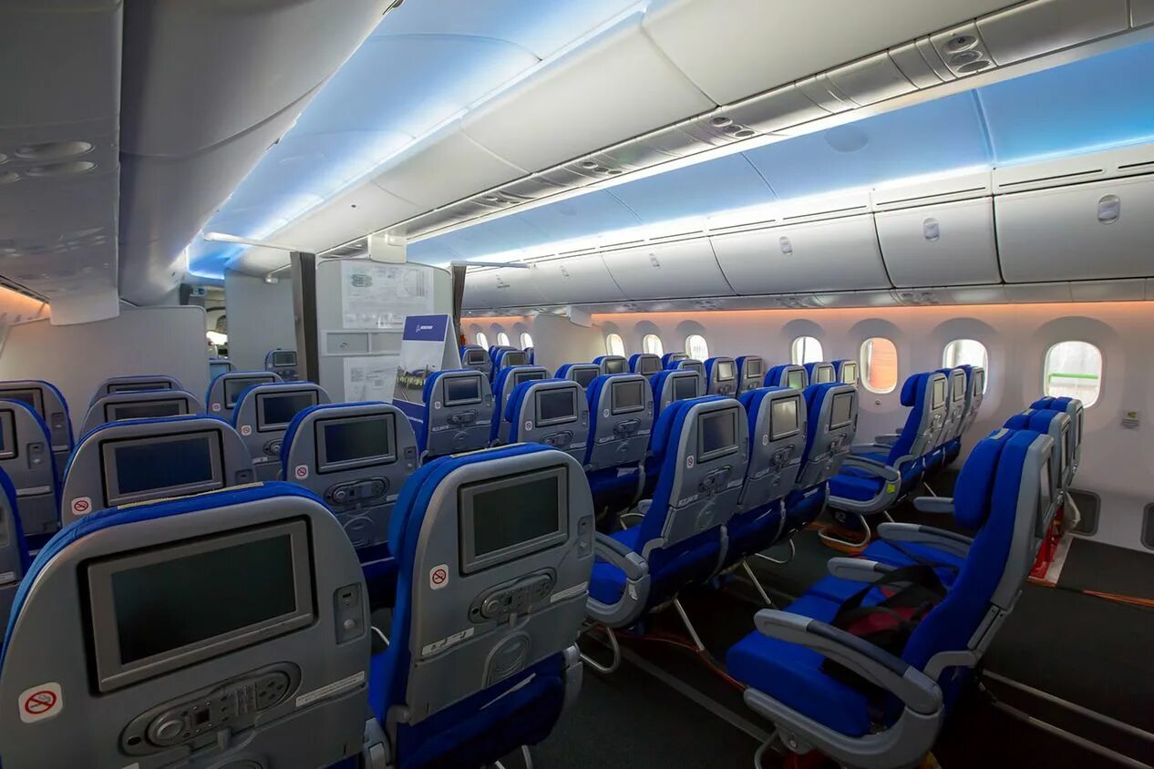 Dreamliner boeing-787-9 салон самолета. Боинг 787 дримлайнер. Боинг 787 этихад. Боинг 787-8 дримлайнер салон. Boeing 787-9 dreamliner салон.