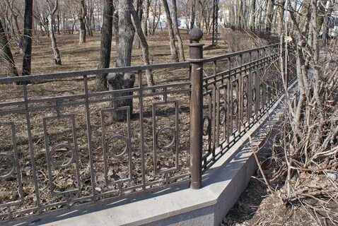 Забор городского парка