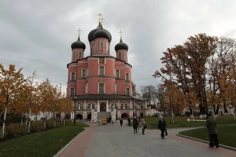 Большие монастыри москвы