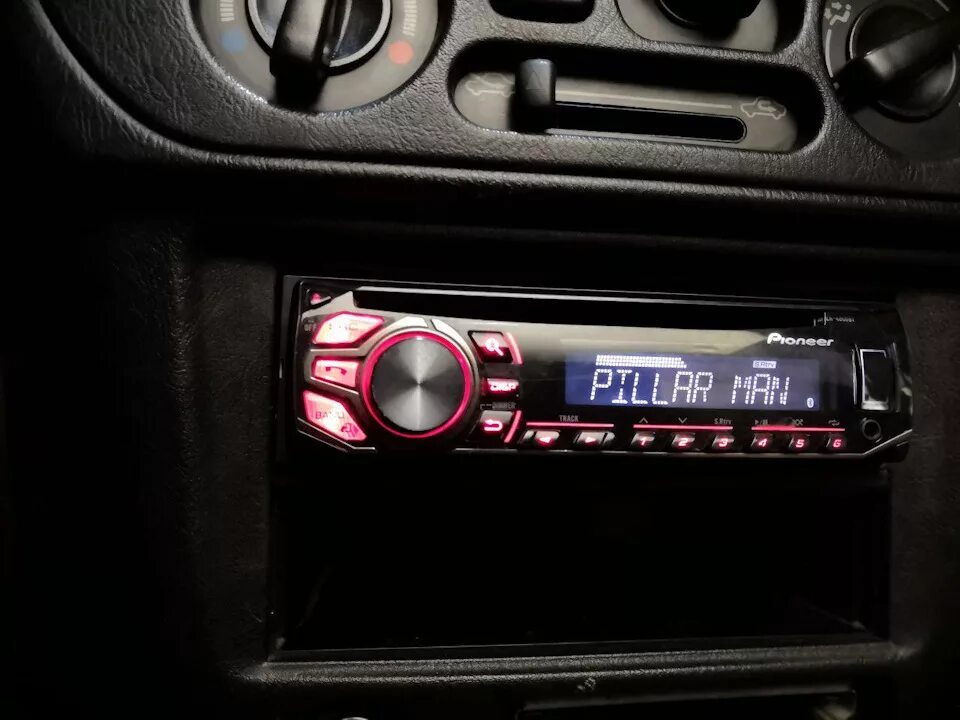 Самый лучший пионер 3. Pioneer deh 4600. pioneer deh 4600bt. автомагнитола pioneer deh-4600bt. пионер deh 4600 вт.