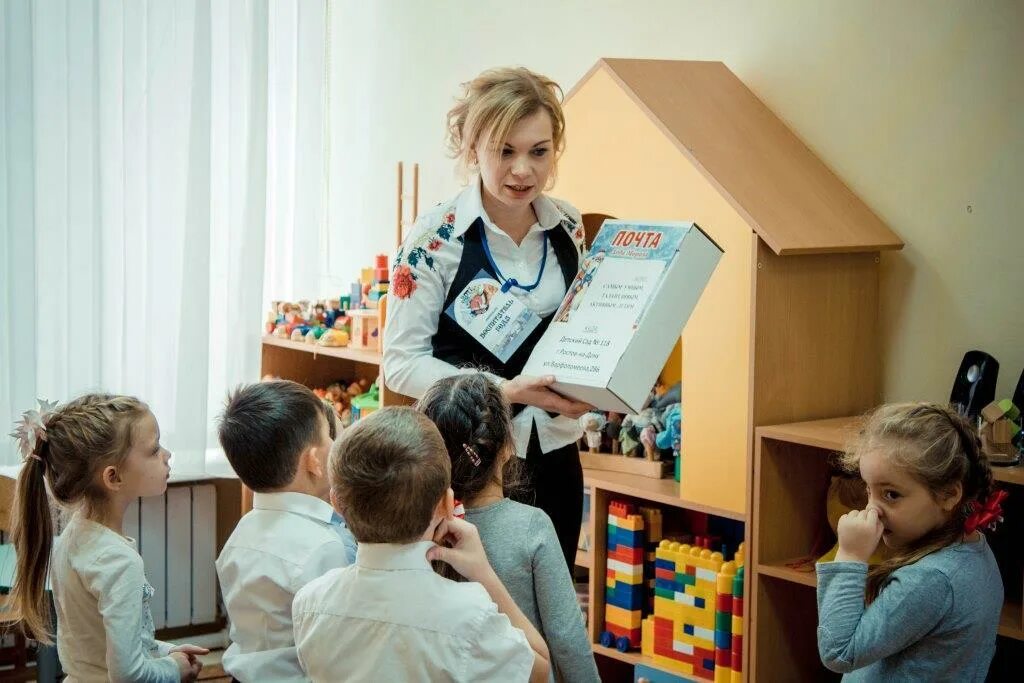 воспитателей детские сад. питательница в детском саде. воспитатель в детский сад ростов. 295 садик ростов-на-дону. занятия в детском саду.