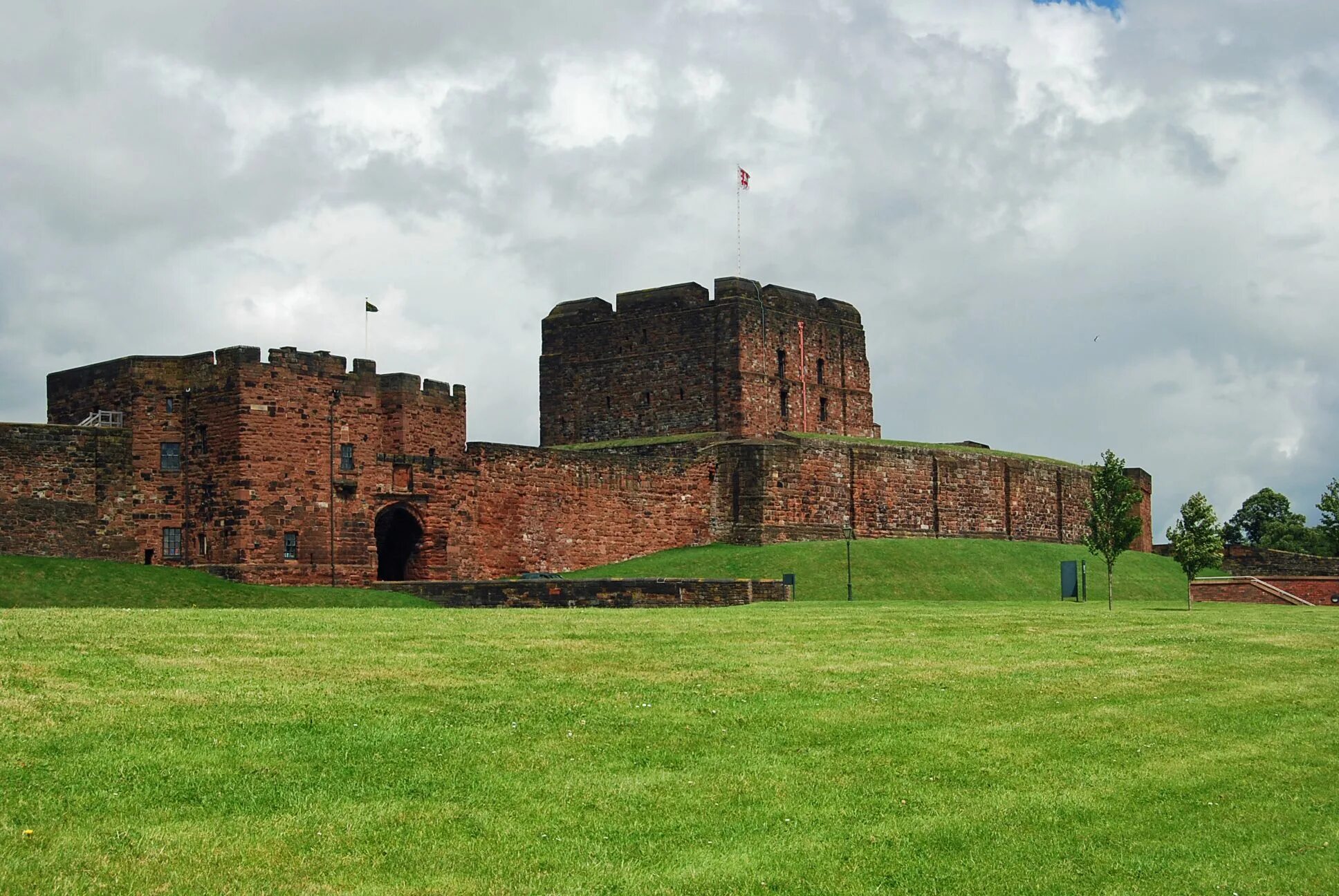 Замок Карлайл в Англии. Carlisle замок. Карлайл Карлайл, графство Камбрия, Англия. Замок Кумберланд. Самая крупная крепость из сохранившихся и действующих