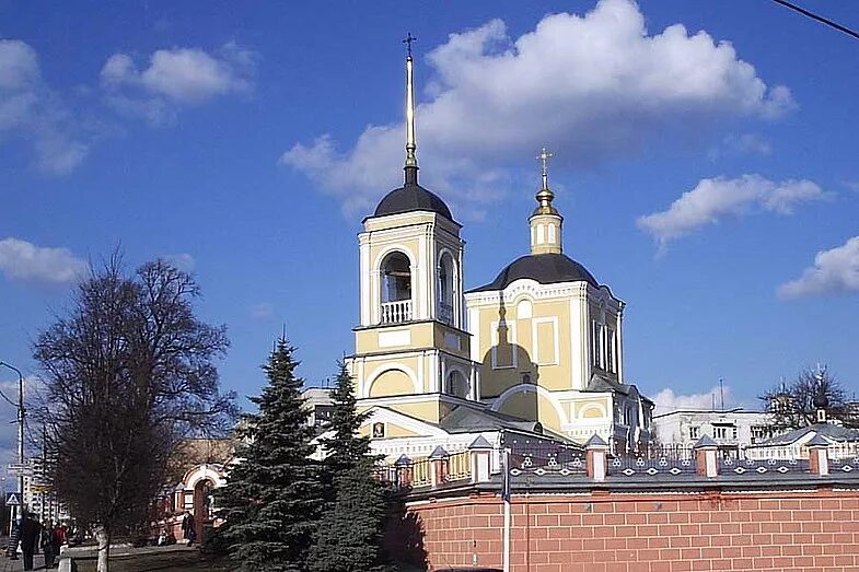 Брянск церковь кафедральный собор. Брянск церковь кафедральный собор. Спаса градовская церковь в брянске. Собор воскресения христова. В каком храме в брянске.