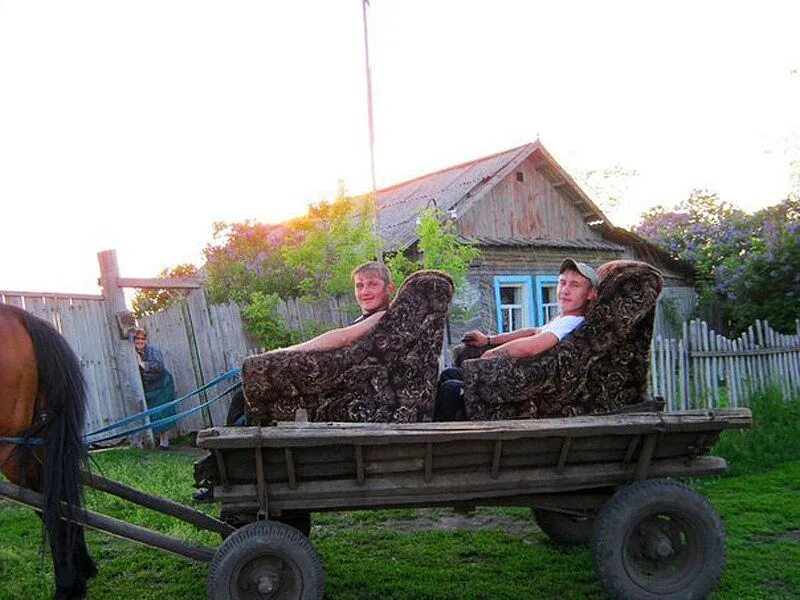 Телега прикольная. Смешная повозка. Телега смешно. Смешные Деревенские.