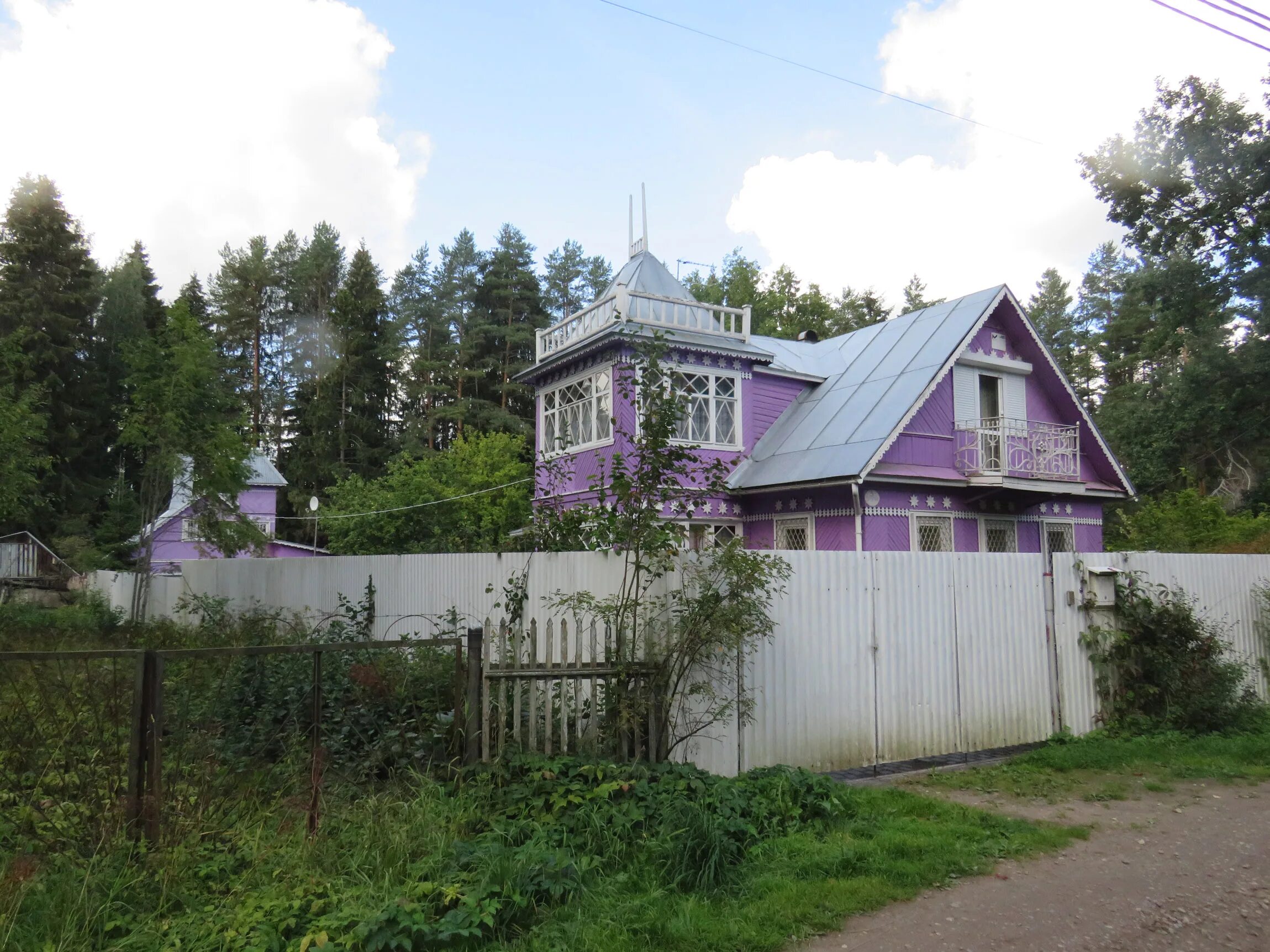 Мичурина 13 ленинградская область вырица. Лен обл пгт вырица. П. - церковь святых апостолов петра и павла в вырице. Вырица нет света.