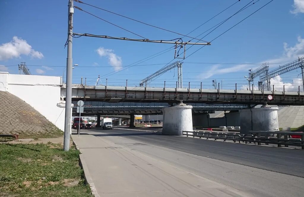 Деформационные швы на мостах и путепроводах. Тпу моссельмаш. Станция хмельницкий. Кабельная эстакада 550. Электричка мясокомбинат путепровод.