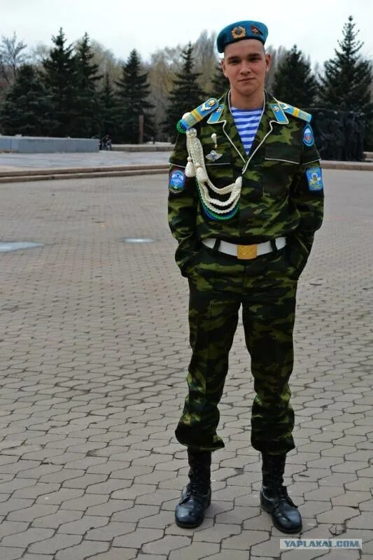 Как выглядят военные люди Photo by @floroche_ft4 Hashtag 군복