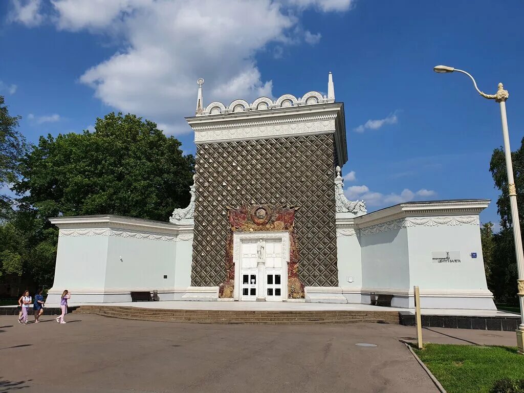 Павильон культура на ввц. Павильон природа на вднх. Павильон 62 на вднх скульптура. Павильон вднх архитектор. Павильон центросоюз вднх.
