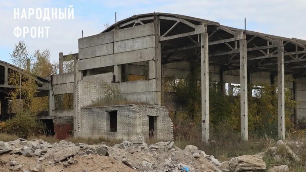 Заброшки Брянска в 10 микрорайоне. Заводской дом культуры Брянск заброшка. Заброшенные объекты. Заброшенные здания в Брянской области.