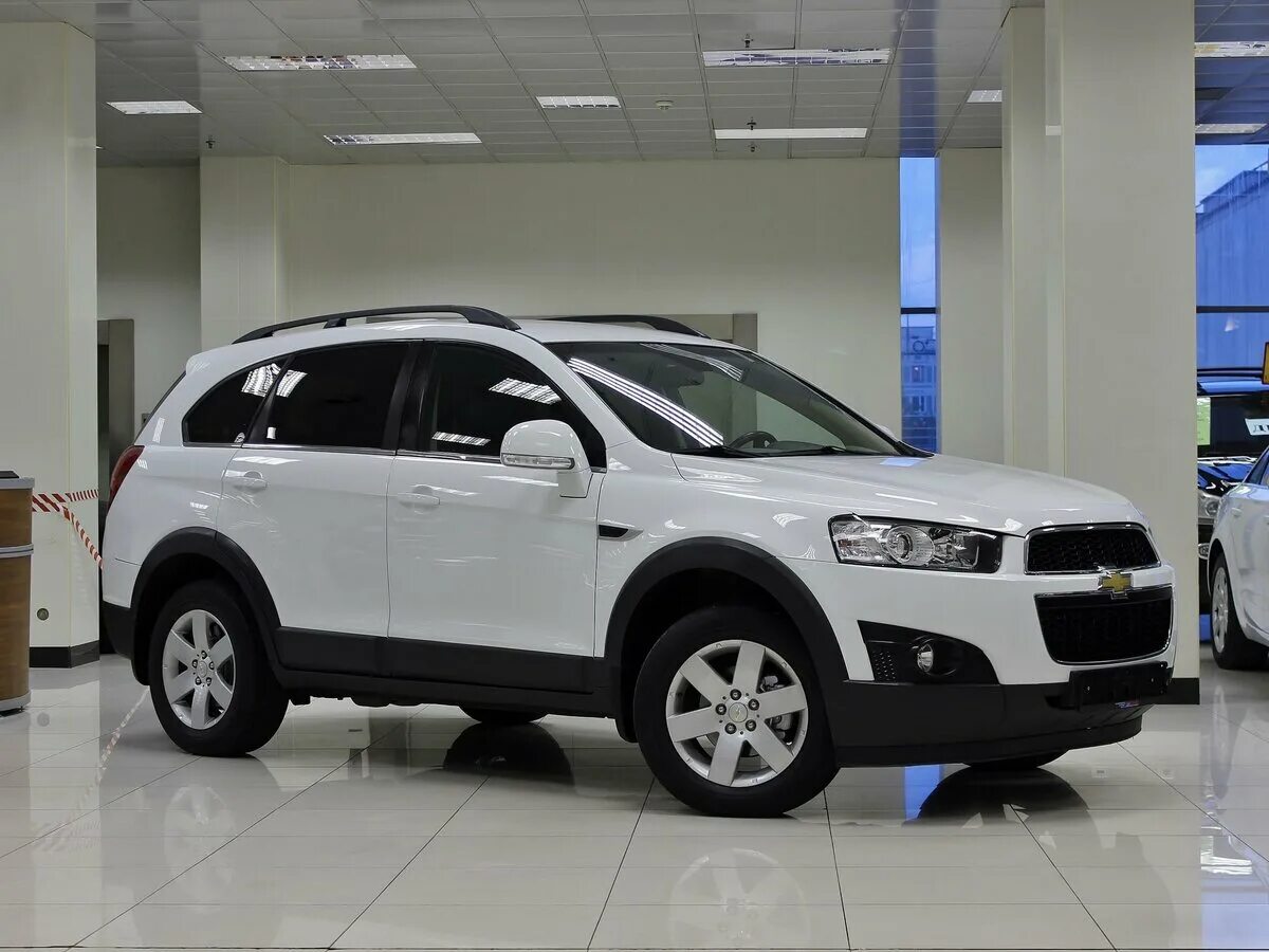 Купить машину 2014 года. Машина Chevrolet Captiva 2014. Шевроле Каптива 2014 года 2.4. Шевроле паркетник Каптива. Шевроле Каптива 7.