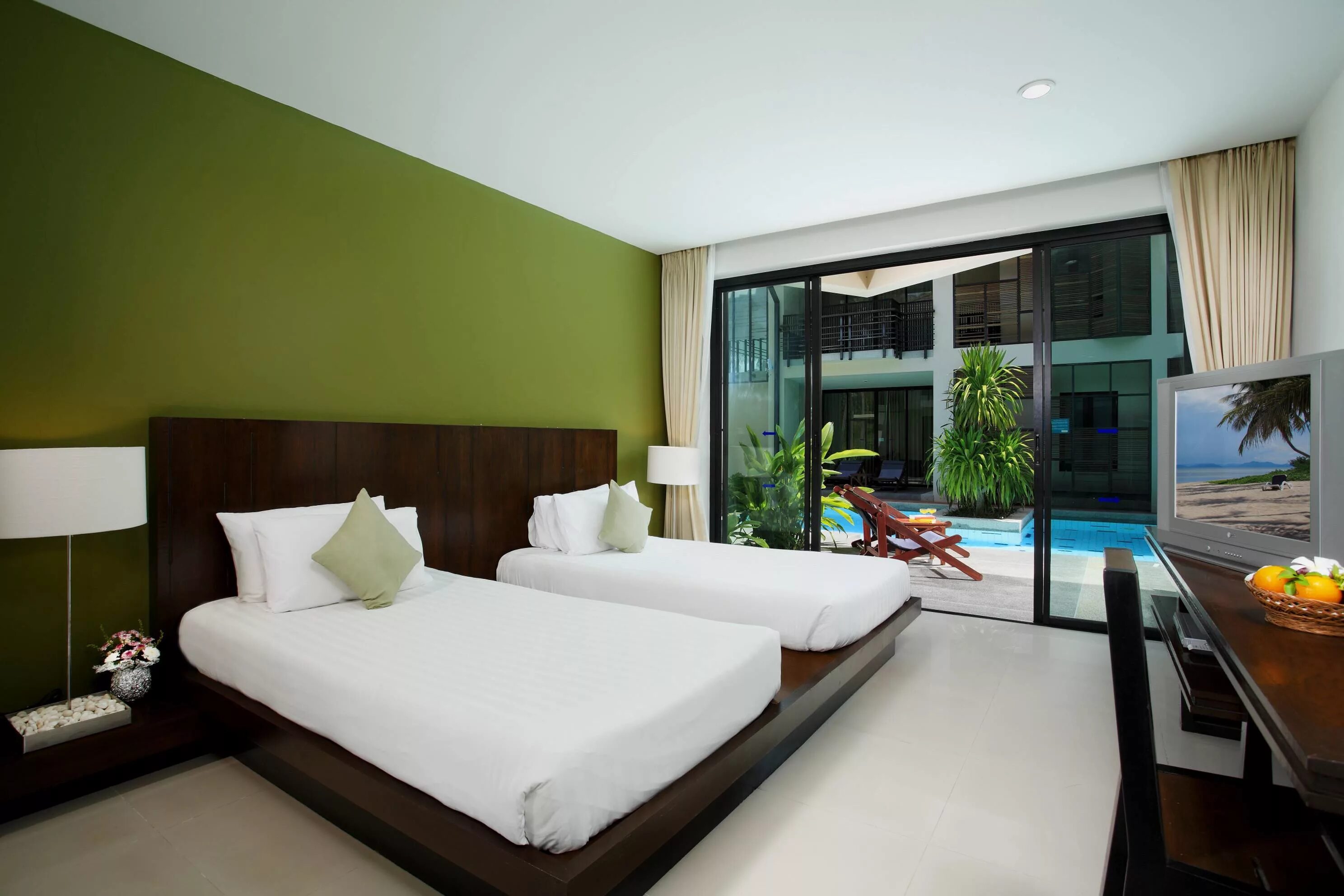Deluxe pool room перевод. Room superior seaview. Отель таиланд ле меридиан. Deluxe poolside боракай. D resort gocek турция.