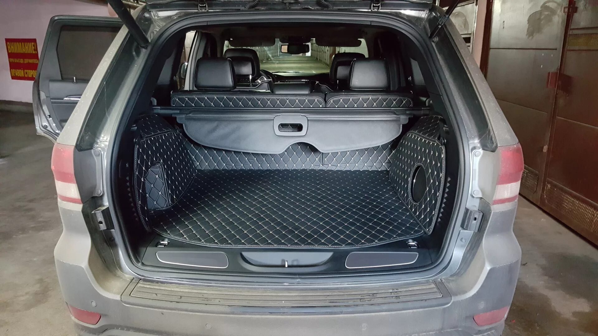 Jeep grand cherokee багажник. Багажник джип гранд чероки. Jeep grand cherokee, 2010 багажник. Багажник джип гранд чероки. Багажник jeep grand cherokee wk2.