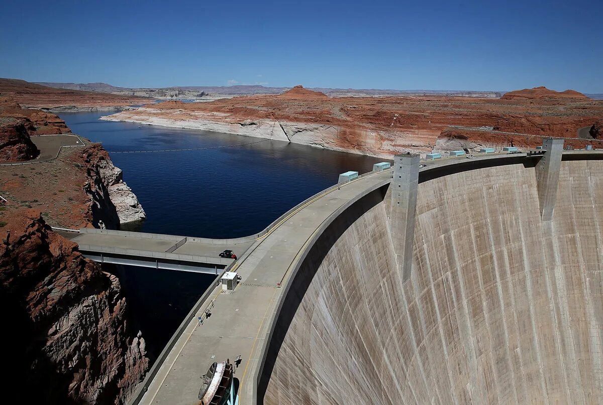 Дамба в америке. Река Колорадо дамба. КУЭББИНСКОЕ водохранилище Америка. Плотина ла Гранд Канада. Река Колорадо пересохла США.