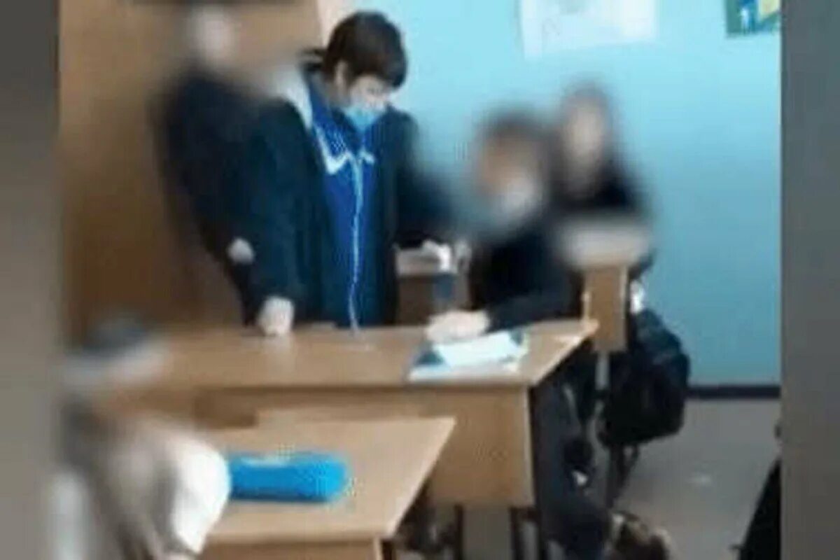 Снимаю одноклассниц видео