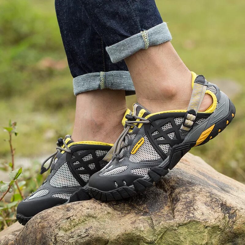 Лучшие кроссовки для лета. Hiking Shoes мужские. Сандали туристические трекинговые мужские. Сандали для хайкинга трекинговые. Adidas треккинговые сандалии.