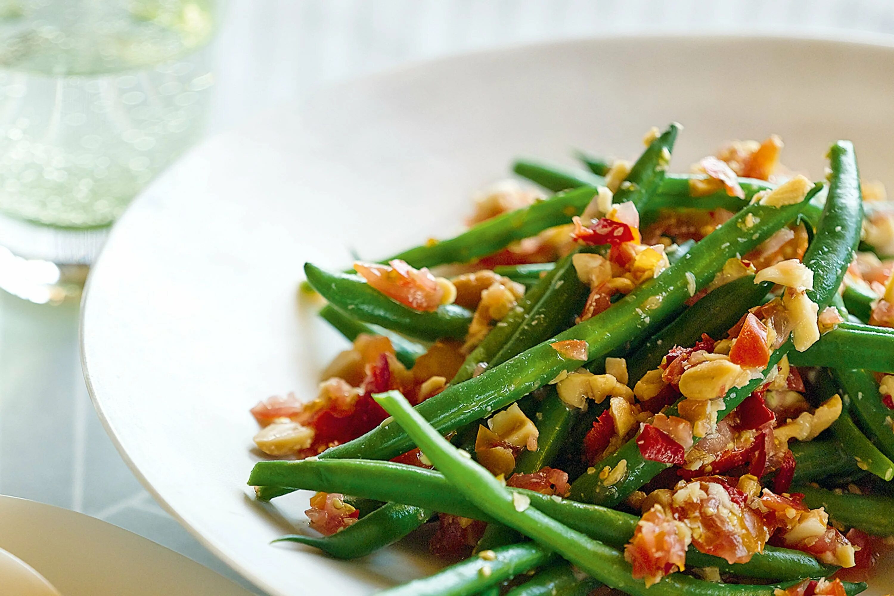 Зеленая фасоль с курицей. Фасоль стручковая с кукурузой. Тушеная стручковая фасоль. Фасоль стручковая с овощами. Фасоль зеленая стручковая тушеная.