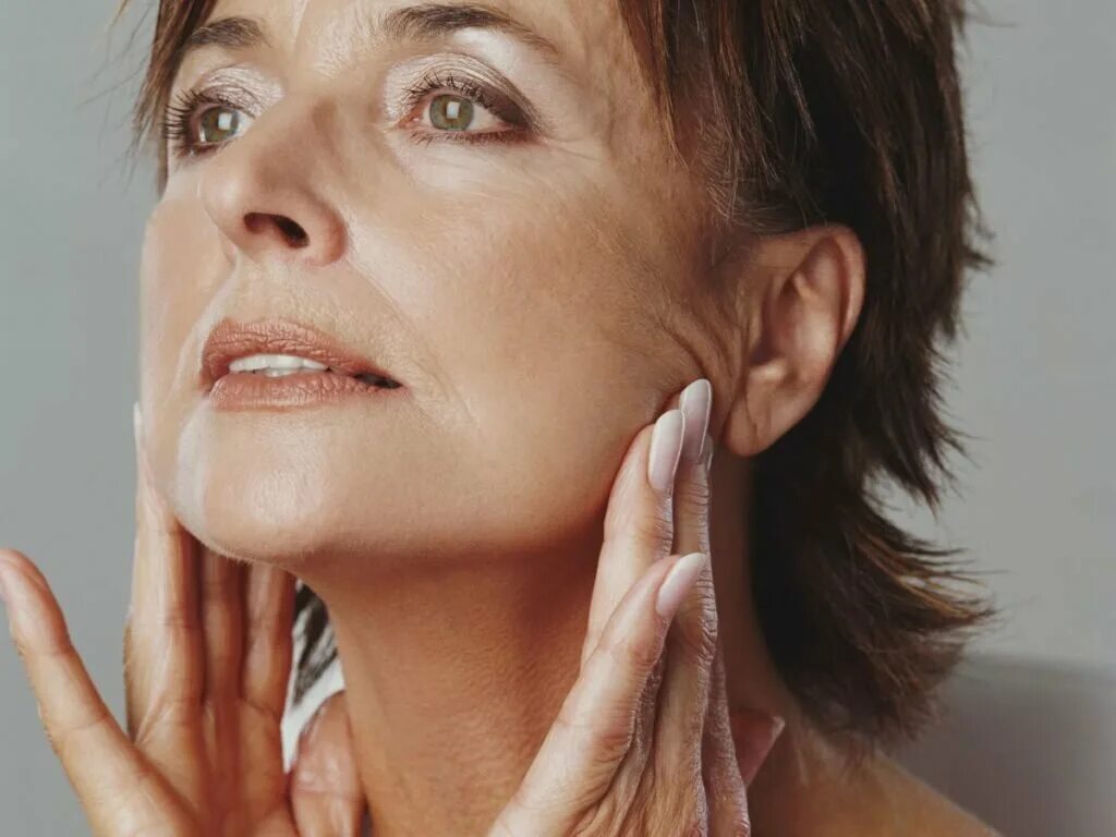 Морщины на лице. Морщины на лице. Женское лицо с морщинами. Старение женщин после 40. Морщины на лице.