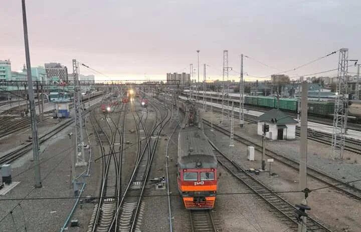 Поезд новосибирск татарская. Электропоезд Новосибирск Татарск. Электричка Новосибирск Татарск. ЖД Татарск Новосибирск. Электричка Барабинск Татарская.