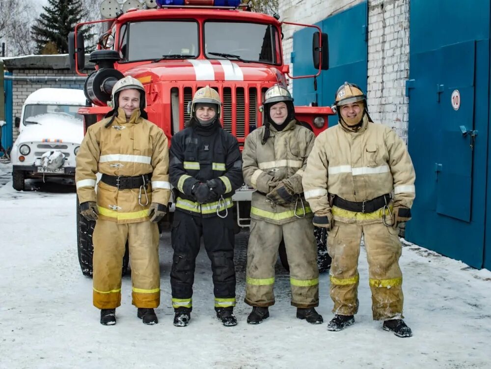 Пожарные в боевках. Форма пожарного мчс. Мчс в боёвках. Мчс в боевке. Форма пожарного.