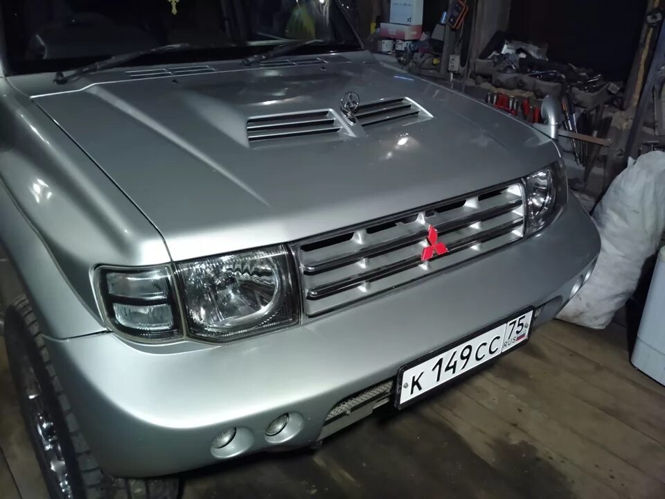 Решетка радиатора Паджеро 3. Решетка радиатора Паджеро 2. Капот Mitsubishi Pajero 2. Решетка радиатора Паджеро 3 Эволюшен.