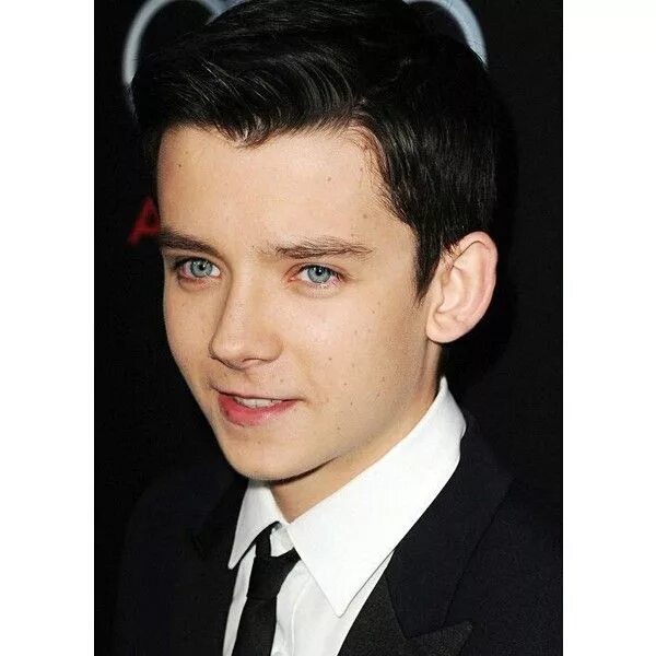 Asa Butterfield's body measurements, height, weight, age.