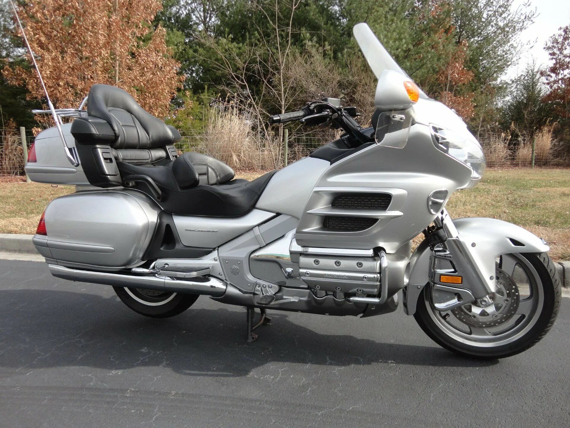 Honda Gold Wing. Honda gl1800 Gold Wing. Мотоцикл Honda Голд Винг. Мотоцикл Хонда Голдинг.