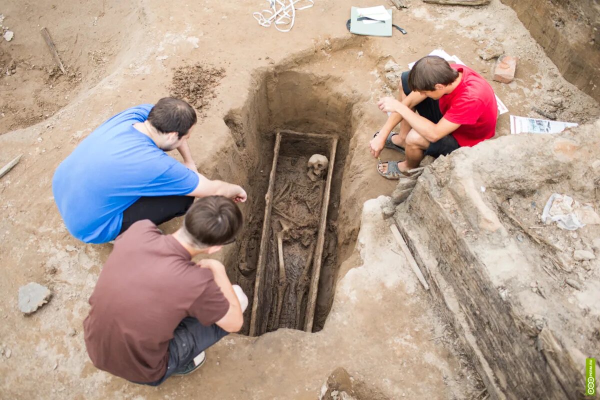 Археологические раскопки людей. Вопросы археологу