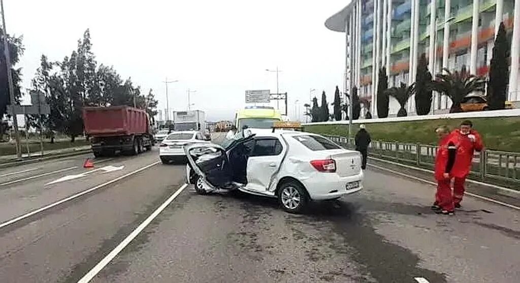 Авария учебного автомобиля в Сочи. 14 апреля 2018