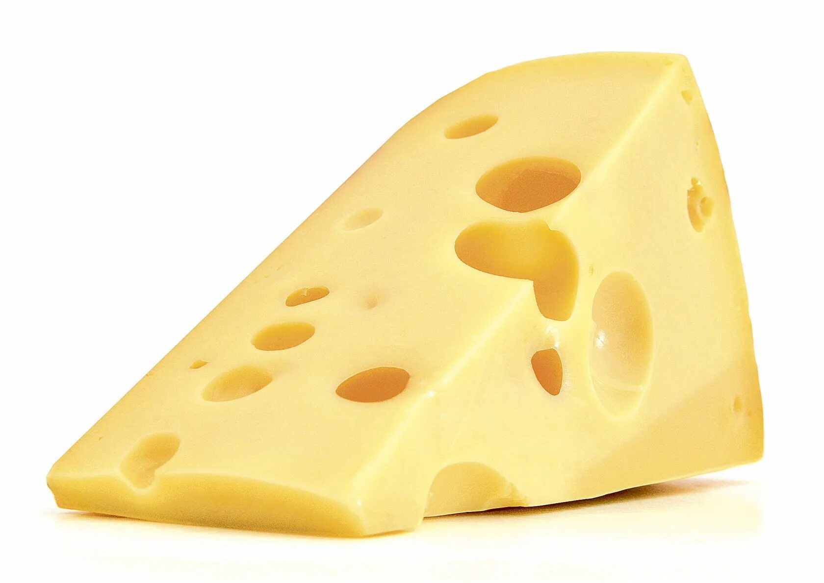 Кусок сыра. Сыр. Ломтик сыра. Сыр на белом фоне.