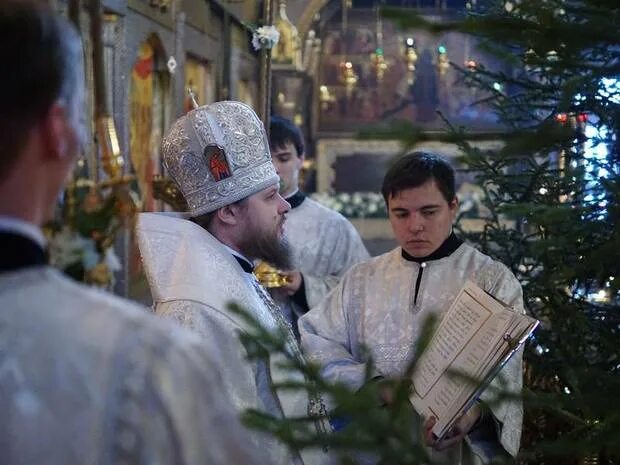 18. крещенский сочельник храм. с крещенским сочельником. крещенская служба в храме. крещенский сочельник в знаменском соборе.