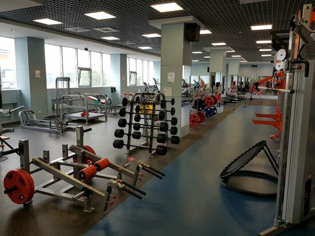 Спортзал рыбацкое. Спортзал рыбацкое. Лидер тренажерный зал рыбацкое. Фитнес хаус рыбацкое. Лидер зал рыбацкое.
