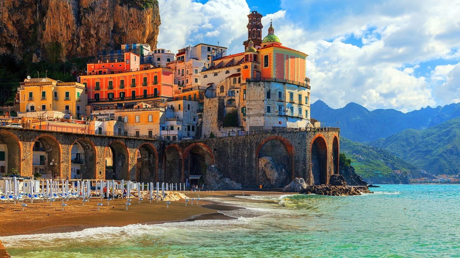 Атрани побережье Амальфи. Амальфийское побережье (Amalfi Coast), Италия. Атрани Италия. Город Атрани в Италии. Италия южная страна