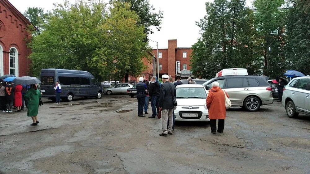 Морг ритуальный зал. Ритуальный зал некрополь Ярославль загородный сад. В Ярославле простились. Траурный зал больница 9 Ярославль.