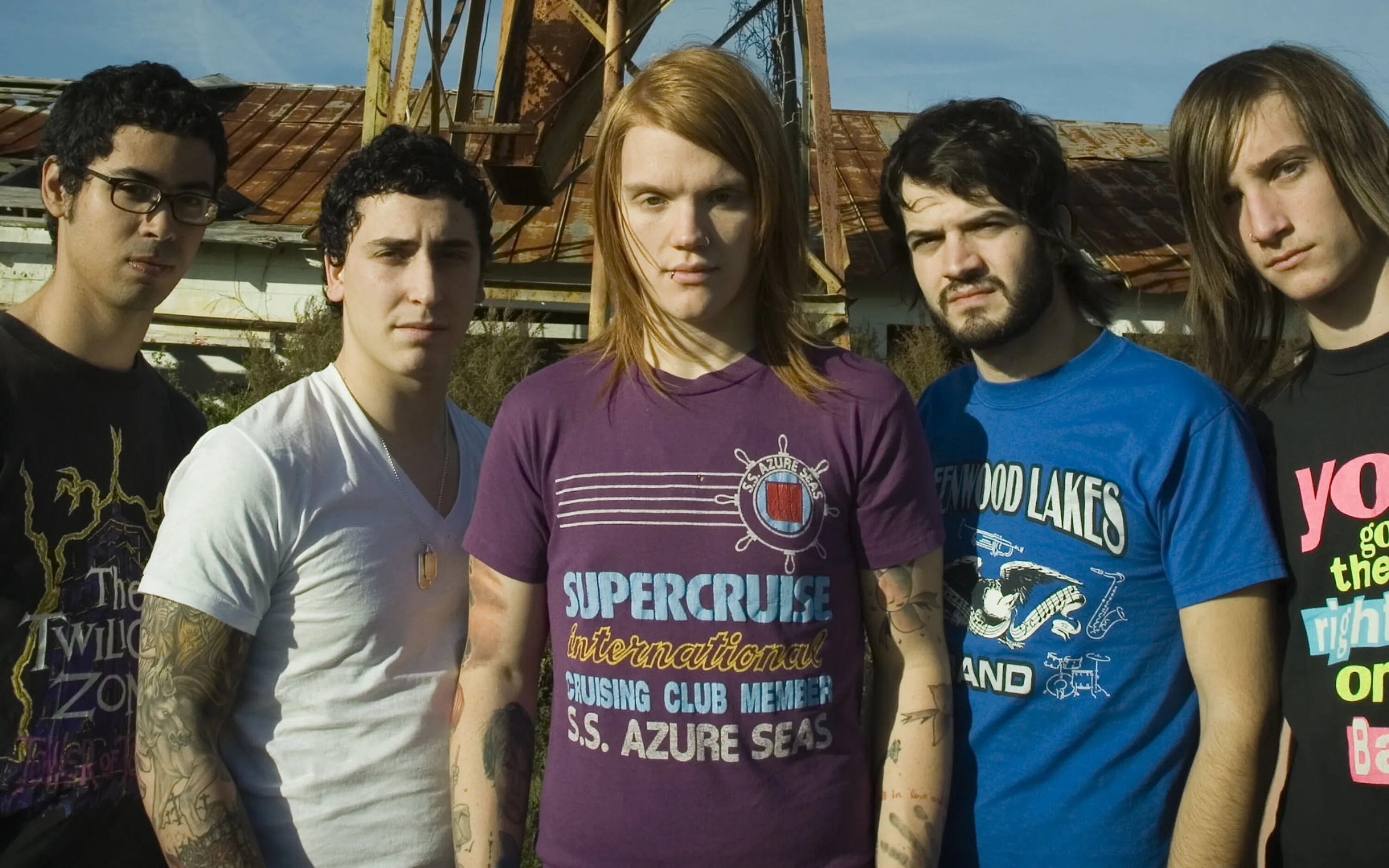 Almost the same. Группа underoath. underoath 2002. футболка underoath. almost группа.