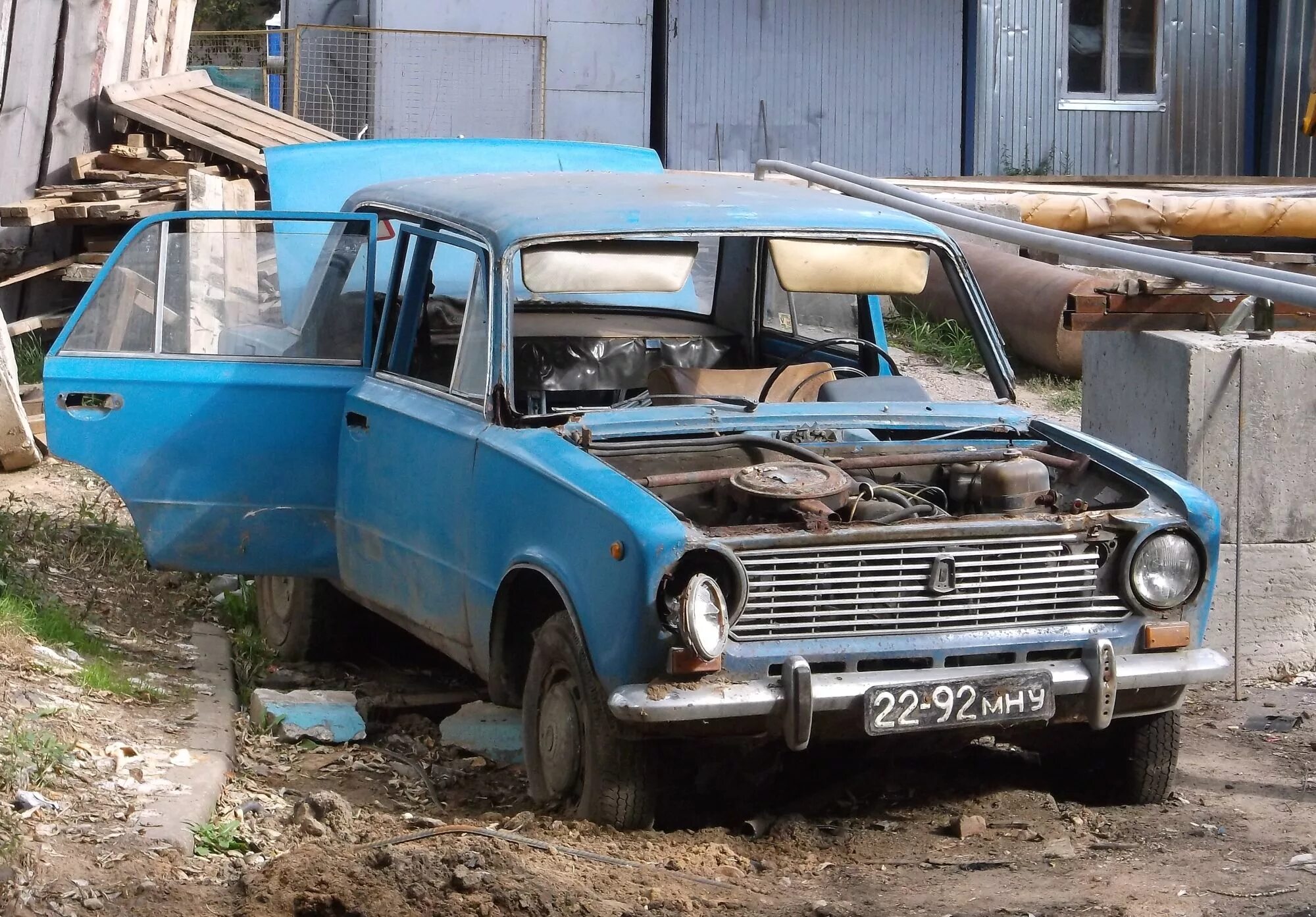 ВАЗ 2101 гнилая. Жигули ВАЗ 2101 ржавая. ВАЗ 2106 чермет. ВАЗ 2107 развалюха. Купля автомобиля ваз